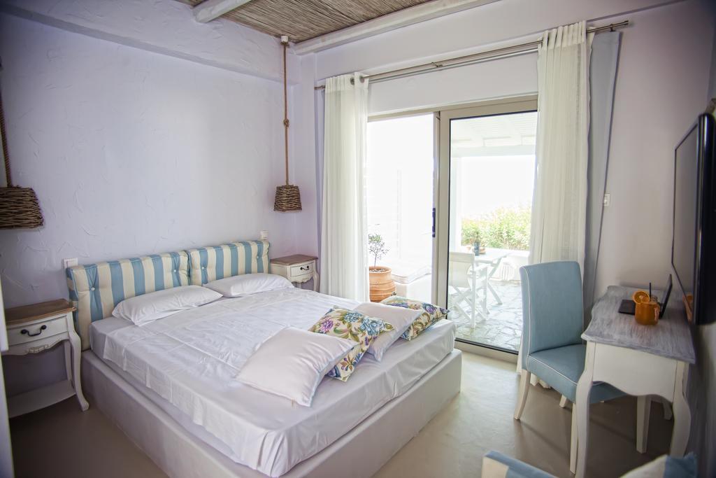 Artemis Seafront Apartments Petres  Zimmer foto